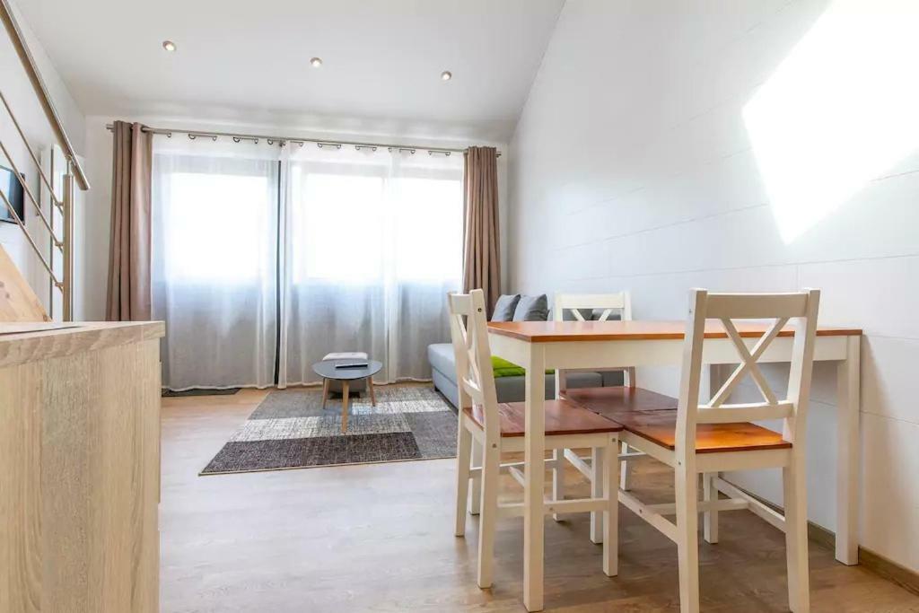 Domaine Des Ecuries - Appartements Meubles A Talloires Exterior photo